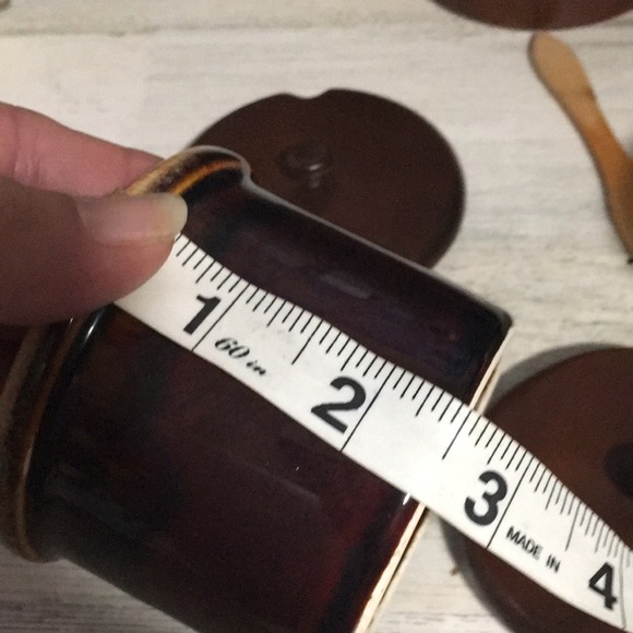 Vintage 3-compartment condiment holder with condiment bowls w/lids & woody spoon - Picture 8 of 9